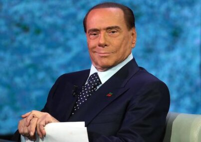 Berlusconi incontra alieni