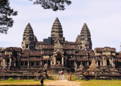 Il tempio di Ta Prohm ad Angkor, Cambogia copertina