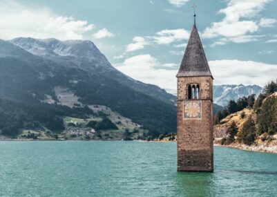 curon-lago-di-resia-il-campanile-copertina